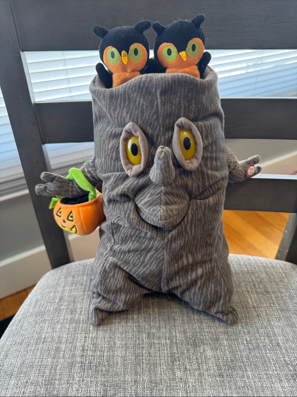 Hallmark Moving Singing Halloween Tree Owls plush